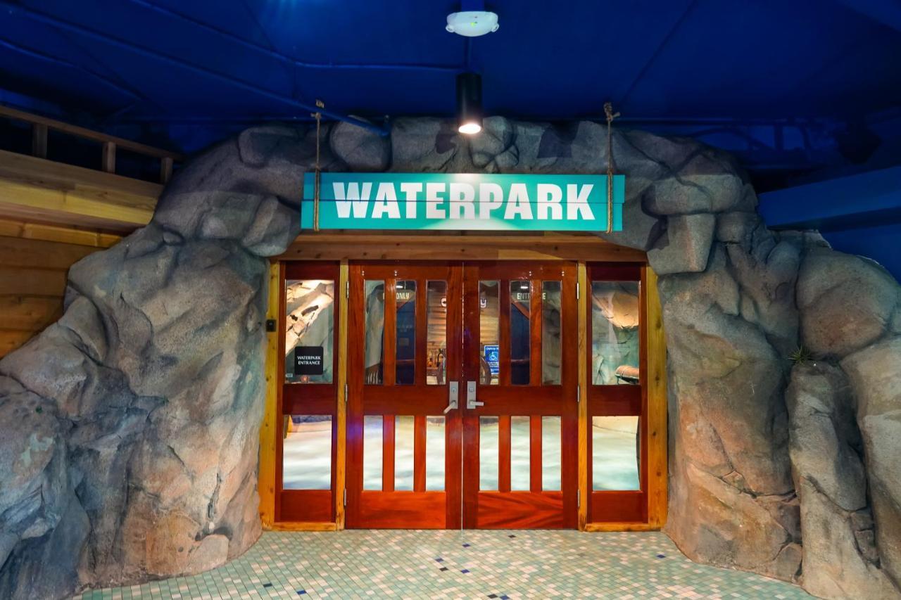 Castaway Bay By Cedar Point Resorts Sandusky Exterior photo
