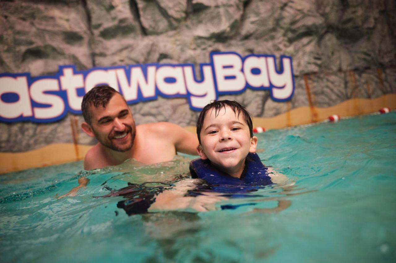 Castaway Bay By Cedar Point Resorts Sandusky Exterior photo